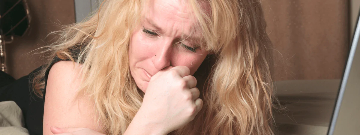 como reconquistar a confiança: mulher chorando